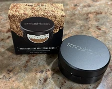 Smashbox Halo Hydrating Perfecting Powder - Light / Medium - 0.50 oz