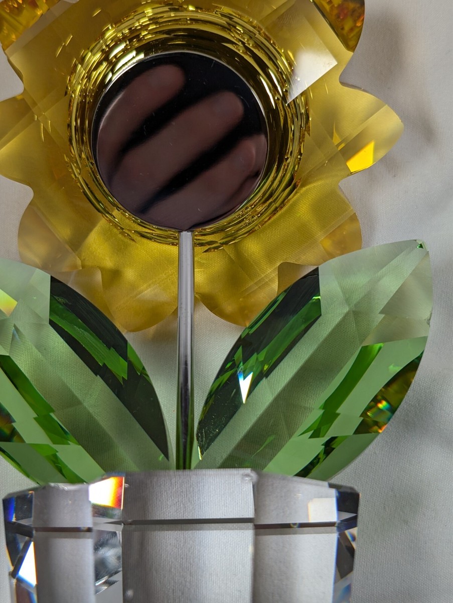 Swarovski Large sunflower 835636. Retired Piece ! Has flaws Swarovski Large sunflower 835636. Retired Piece ! Has flaws