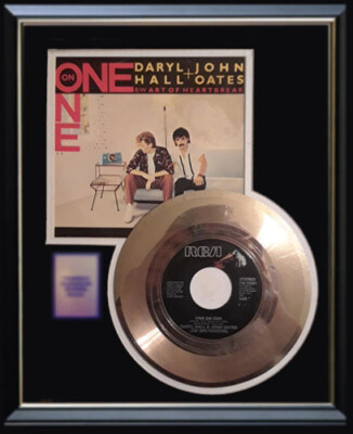 HALL AND OATES ONE ON ONE GOLD METALIZED RECORD RARE 45 RPM NON RIAA ...