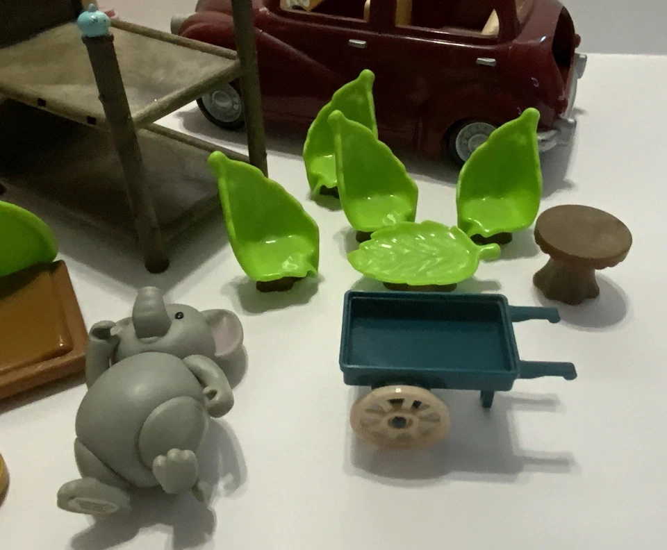 Calico Critters Lil Woodzeez Figures Happy Camper Playset Furniture Car Set - Image 4 of 4