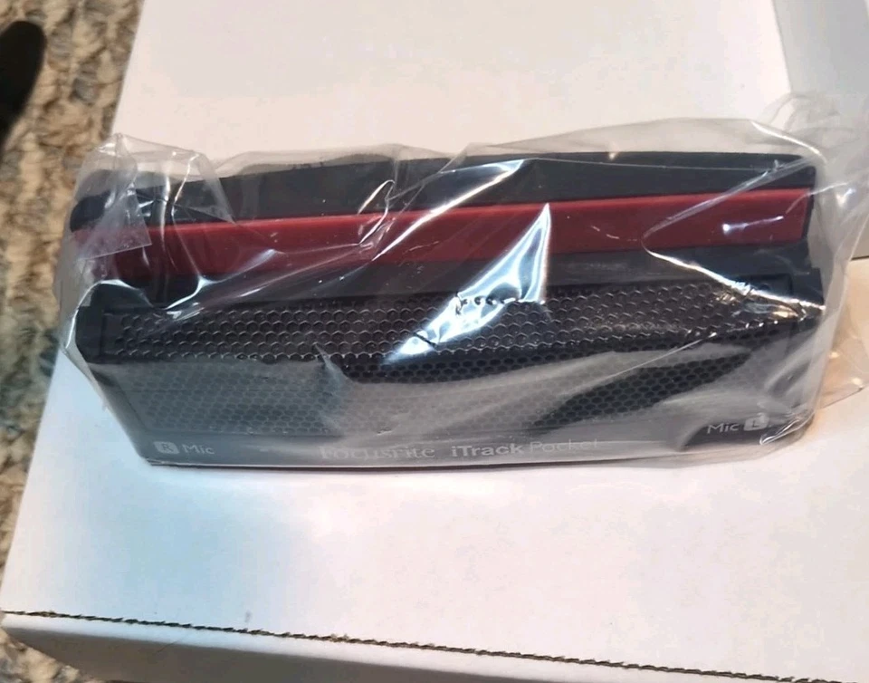 Focusrite iTrack Pocket Portable Stereo Guitar/Microphone Input for iPhone - Image 4 of 4