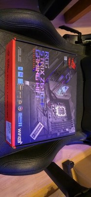 ASUS ROG Strix Z690-F Gaming Motherboard KAUM BENUTZT