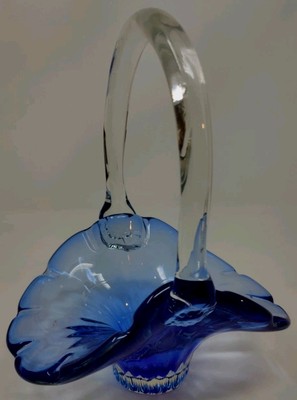 Ruffled Cobalt Blue Glass Basket Crimped Bottom Clear Handle. MINT! 9'' X 7'' 064S