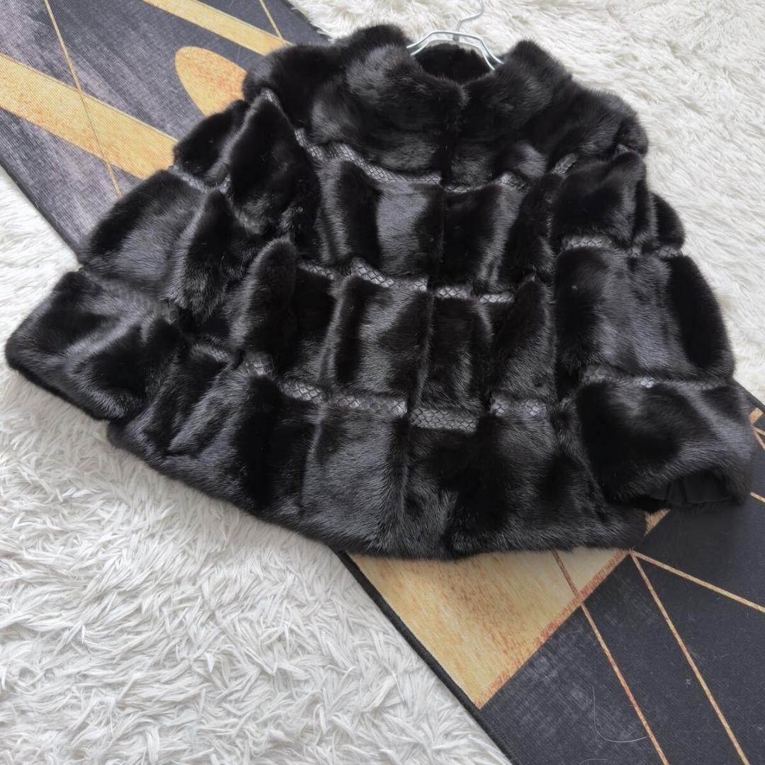 Black Mink Fur Cropped Jacket Python Trim Horizon… - image 4