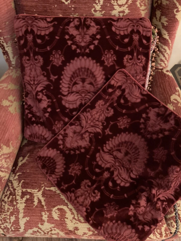 Par de 2 capas de travesseiro de veludo corte gótico Lee Jofa “Griffin” - Imagem 4 de 4