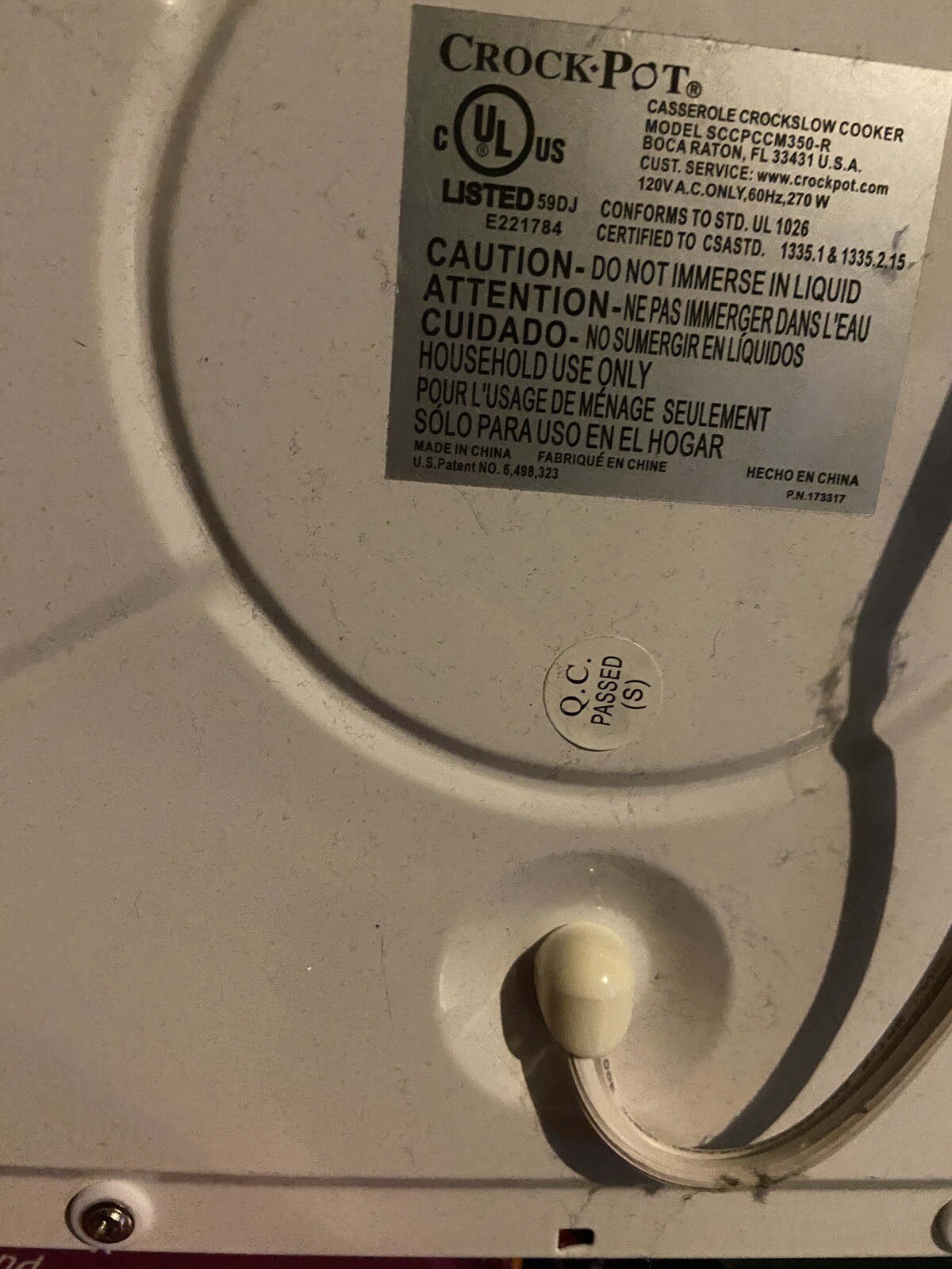 Retired Crock-Pot 3.5 Quart Casserole Slow Cooker Locks Closed For Transport