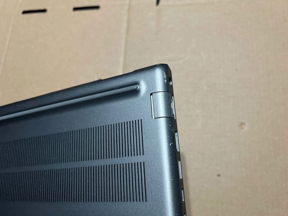 Funda inferior original Dell Precision 7680 M7680 NFY35 0NFY35 Foto 4 de 4