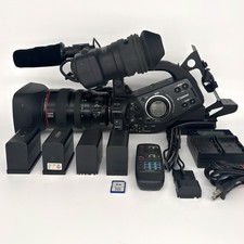 Canon XL H1 3CCD HD Video MiniDV Camcorder with 20x Zoom XL 5.4-108mm L IS II