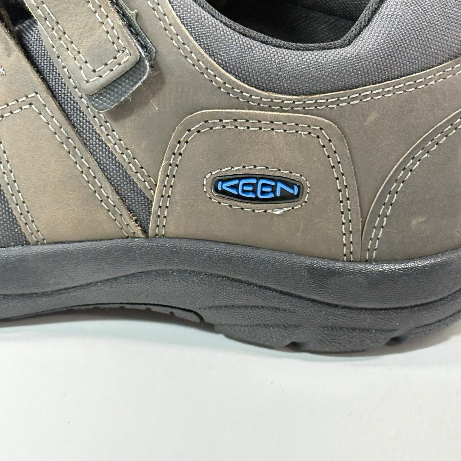 Scarpe da trekking Keen punta chiusa taglia 7 pelle marrone Newport 1025502 gancio N anello