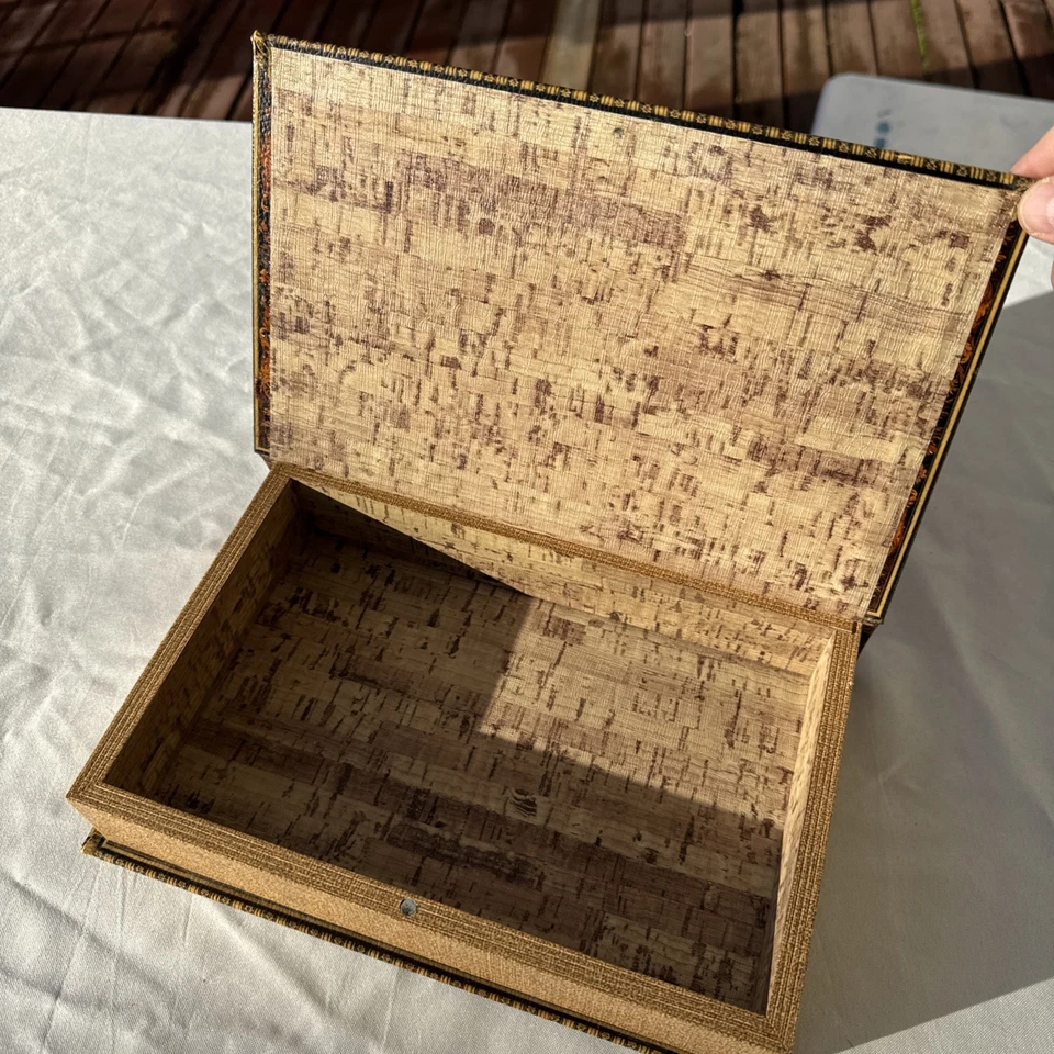 Caja de libros de imitación para decoración y almacenamiento Foto 2 de 4