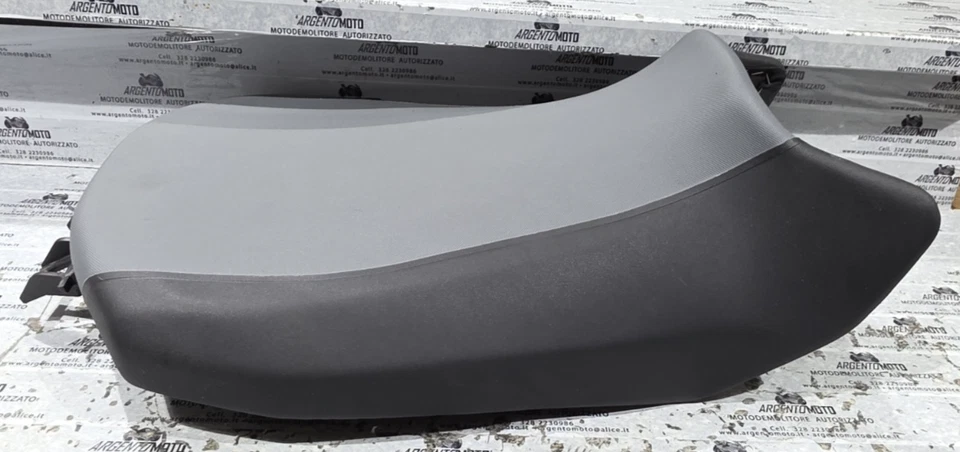 Sella anteriore guidatore bmw r 1300 gs lc 52531541503 - Immagine 3 di 4