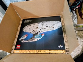Lego Star Trek: U.S.S. Enterprise NCC-1701-D + Lego Shuttlepod - BNIB 
