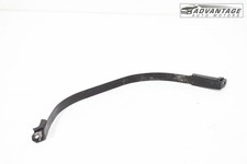 Nissan Versa 2020-2025 trasero derecho tanque de combustible correa soporte OEM