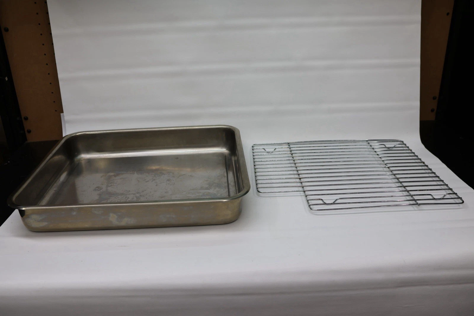 Tramontina 18/10 61409/420 Stainless Steel Gourmet Roasting Pan Basting/V Racks