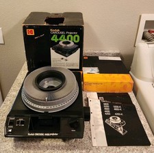 KODAK Carousel 4400 Slide Projector W/ Remote, Lens, Tray, Manual  Box