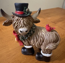 Highland Cow Figurine Christmas Top Hat Sculpture Farmhouse Wreath Farm Kitchen