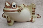 VINTAGE 1967 BRUSH McCOY 10" RECLINING FROG GARDEN ORNAMENT IN MINT CONDITION