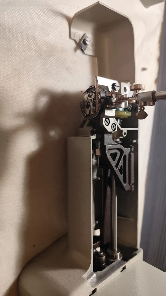 Machine À Coudre Pfaff 93 - Fonctionnelle - Photo 3/4