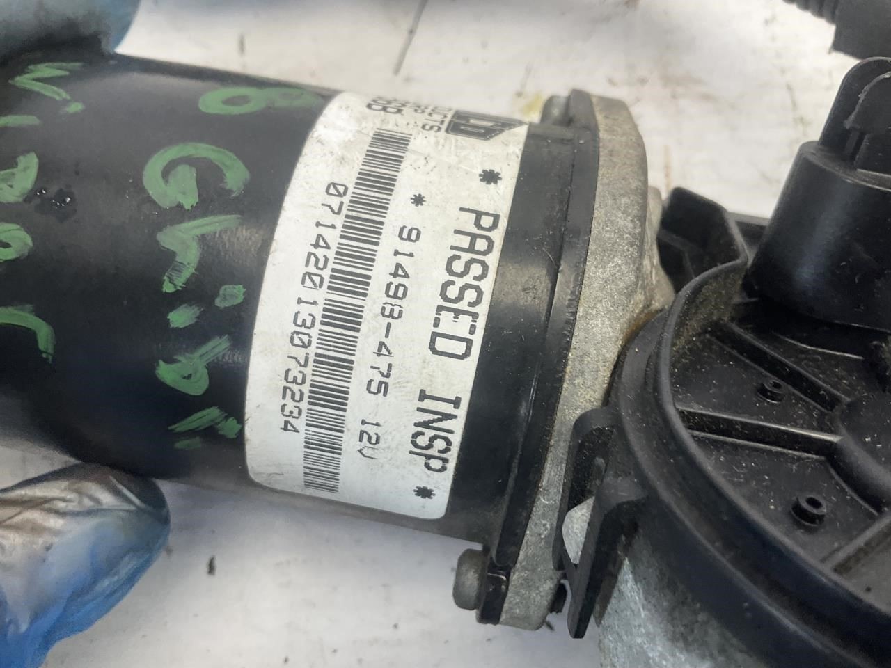Maserati Ghibli 2014-2023 Front Windshield wiper motor