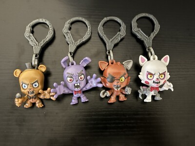 JUST TOYS INTL 2015 FIVE NIGHTS AT FREDDYS METALLIC HANGERS LOT OF 4 FIGURES