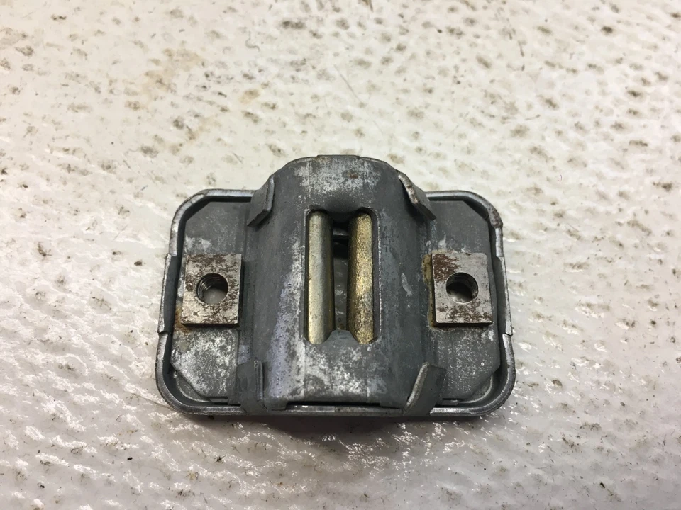 GM NOS 1976-87 Chevette 1982-87 Pontiac T1000 bisagra de puerta carcasa de verificación 1700337 Foto 3 de 4