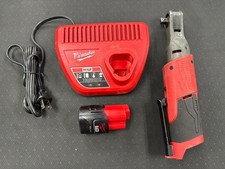 Milwaukee M12 FUEL 2557-20 Cordless Ratchet 3/8" Drive w/Battery and Charger