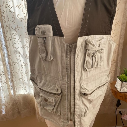 Sports utility vest