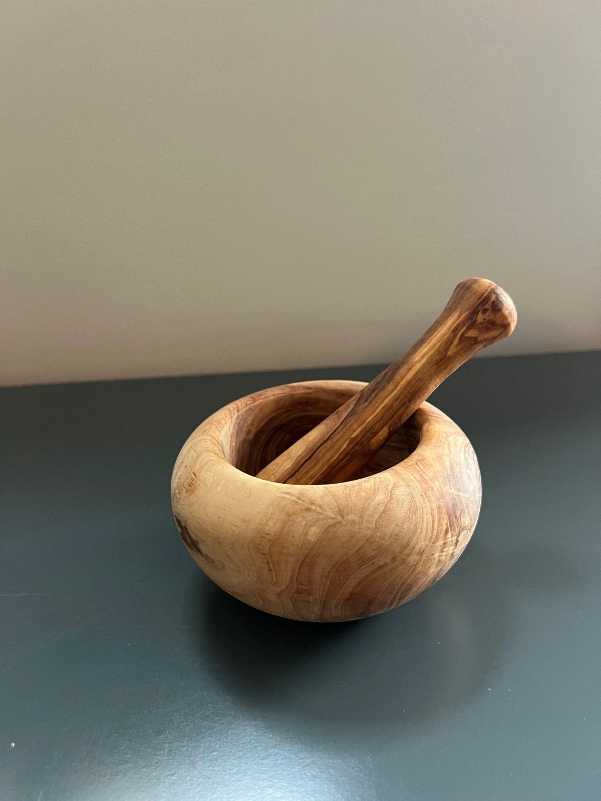 Handmade Olive Wood Mortar & Pestle – Round Herb and Spice Grinder, Natural Rust