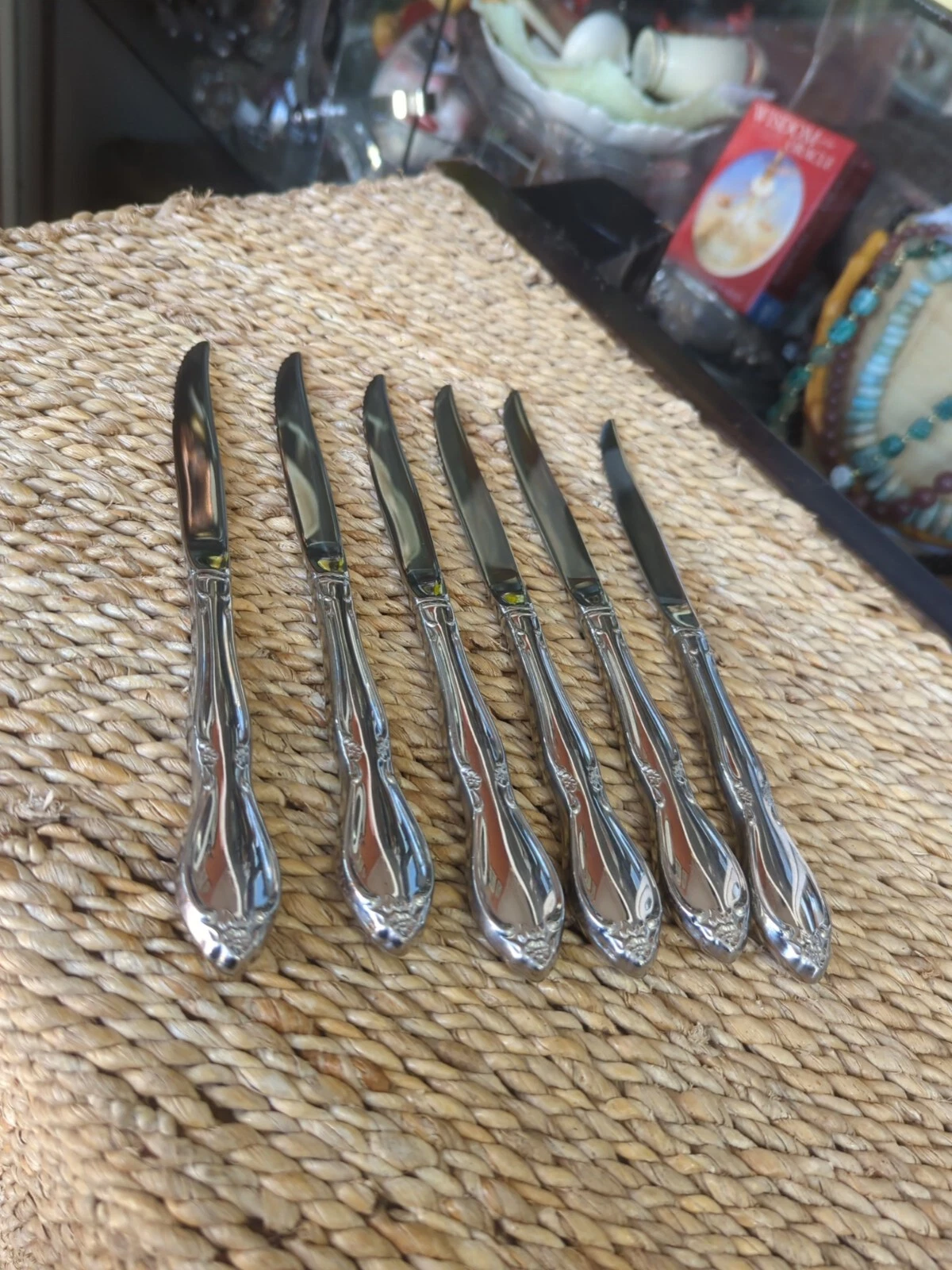 Chatelaine Oneida Stainless Steel Serrated Steak Knifes Set 6 Size 9 1/8"