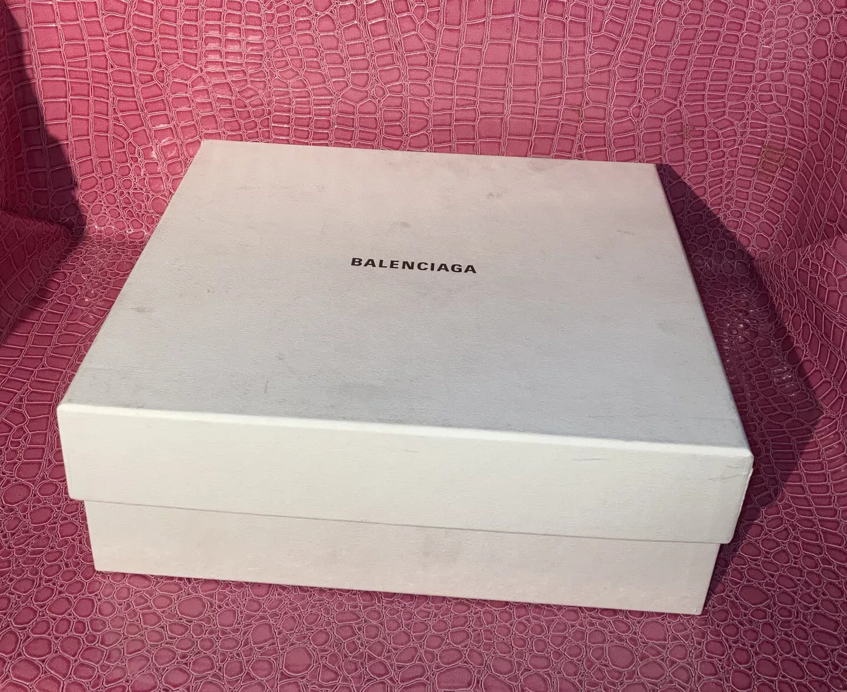 Boite clearance chaussure balenciaga