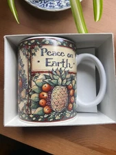 VTG Colonial Williamsburg Foundation Mug Christmas "Holiday Hospitality" w/Box