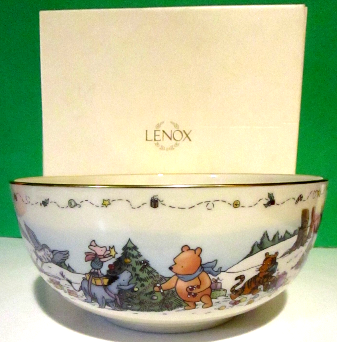 LENOX Disney CLASSIC POOH'S HUNDRED ACRE WOOD CHRISTMAS BOWL