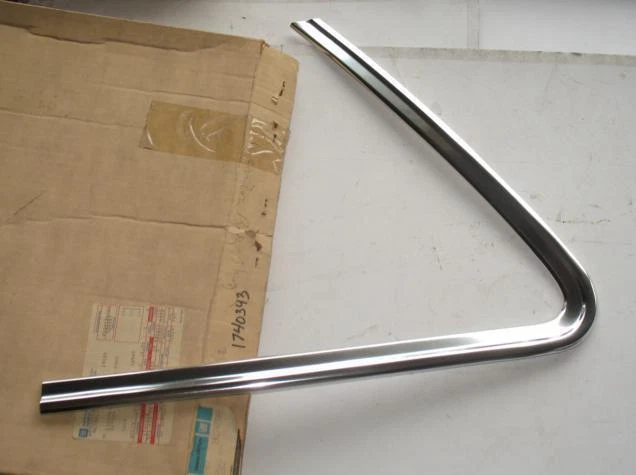 NOS 1976-1980 CHEVROLET MONZA NOTCHBACK COUPE LH QUARTER WINDOW MOLDING 1740343 - Image 2 of 4