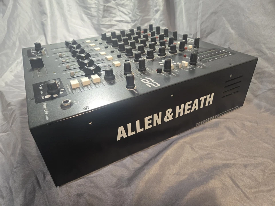 Allen & Heath XONE:92 Professional 6 Channel Club/DJ Mixer - Image 2 of 4