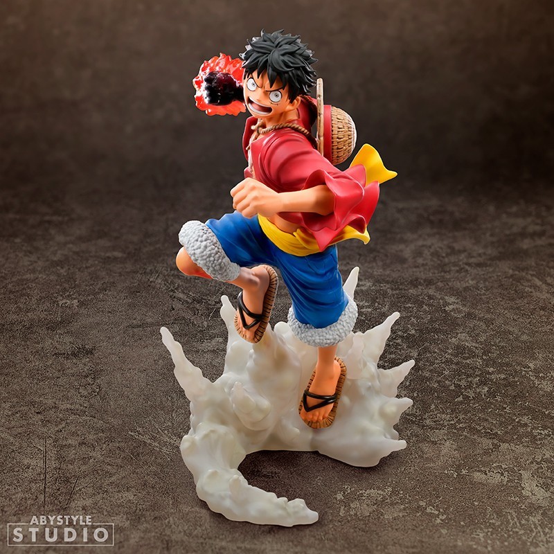 Figurine One Piece Luffy SFC Red Hawk 16cm aux détails sculptés