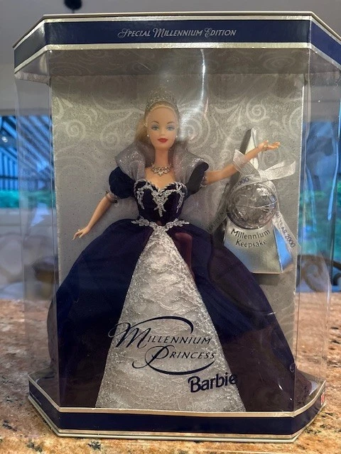 Mattel Holiday Barbie Original (Unopened) 2000 Year Manufactured