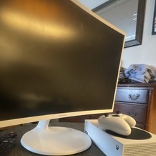 Samsung 24 in Curved Screen White Computer Monitor 16:9 Aspect Ratio Display