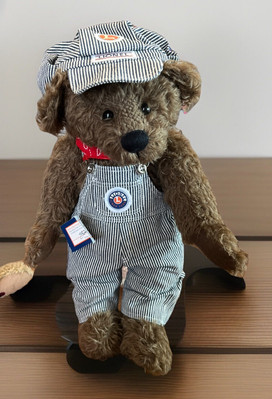 Lionel Train 16  Engineer Bear Gallery Centennial 2000 Edition By Ashton-Drake