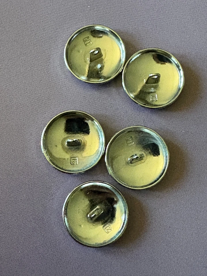 5 CHANEL Silver CC Logo Buttons Reflective Mirror 20mm - Image 3 of 3