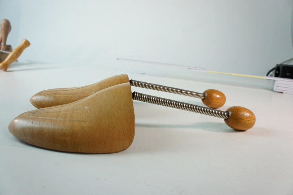 Schuhspanner Vintage Holz Gr. 5 guter Zustand Feder W-1936 - Bild 2 von 4