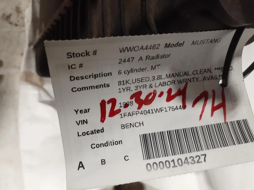 Used Radiator fits: 1998 Ford Mustang 6 cylinder MT Grade A Foto 4 de 4