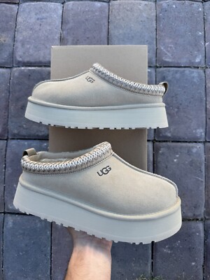 UGG Tazz Mustard Seed Women's Size 9W Platform Slippers - Beige (1122553-MDSD)