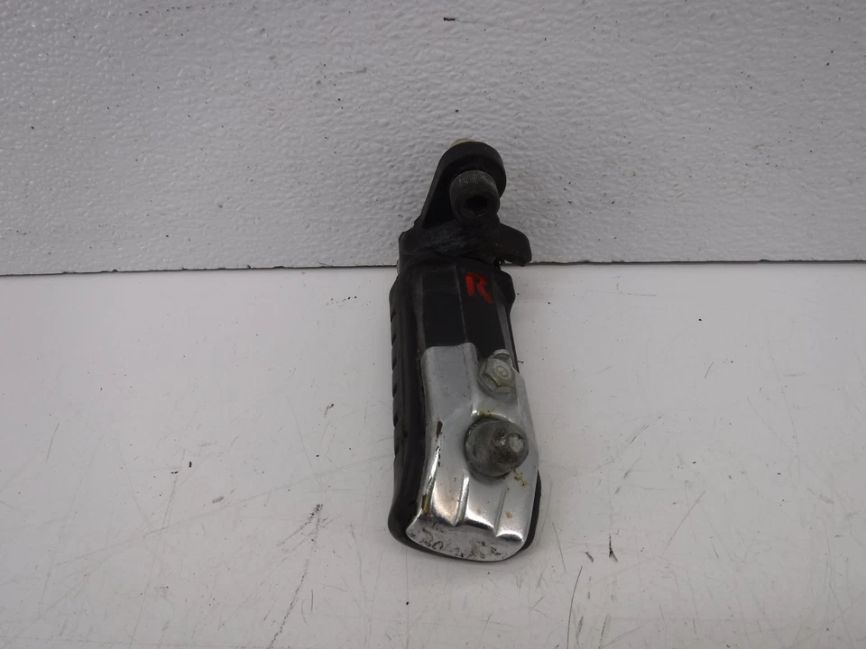 Honda V45 Sabre 1983 reposapiés delantero derecho clavija paso Foto 4 de 4