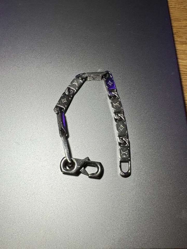 Louis Vuitton M0921L Plata Monograma Cadena Pulsera Hombre Auténtico Leer Disco Foto 2 de 4