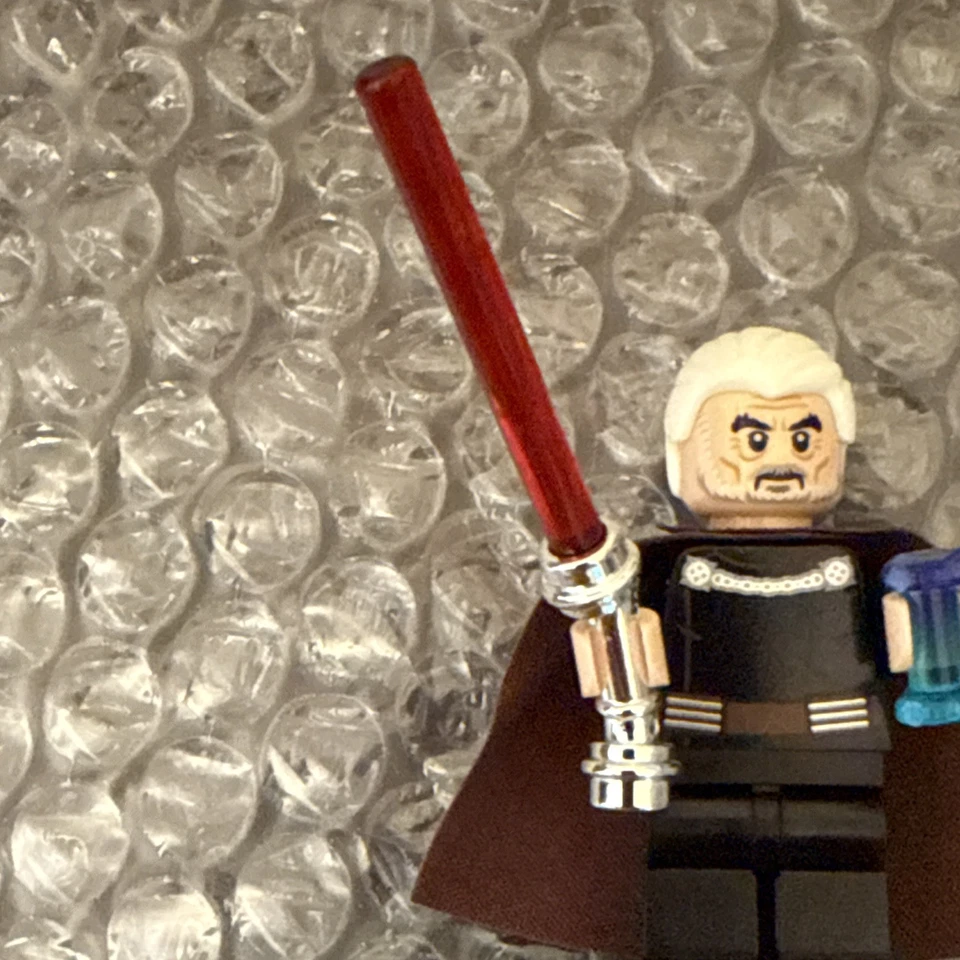 LEGO Star Wars Count Dooku Authentic Minifigure sw0472 Duel on Geonosis 75017 - Image 3 of 4