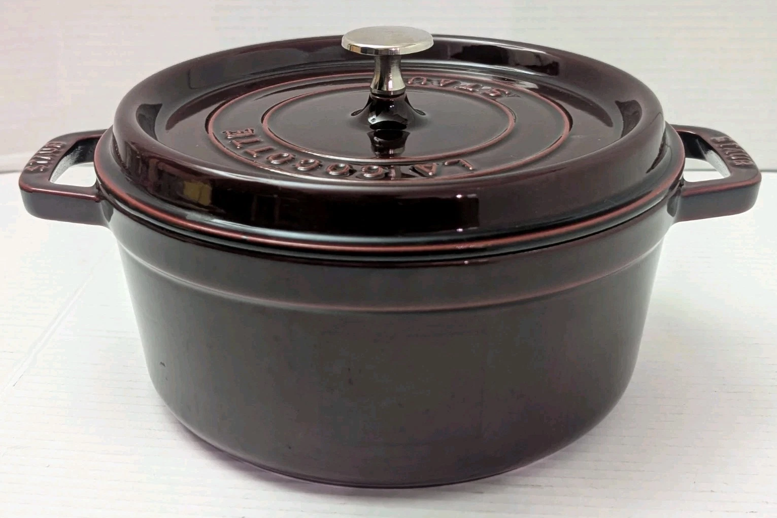 Staub Cast Iron 4 qt, Round, Dutch Oven, Grenadine