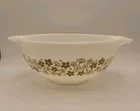 Vintage Pyrex Spring Blossom Crazy Daisy 2.5 Quart Mixing Bowl White Green #443