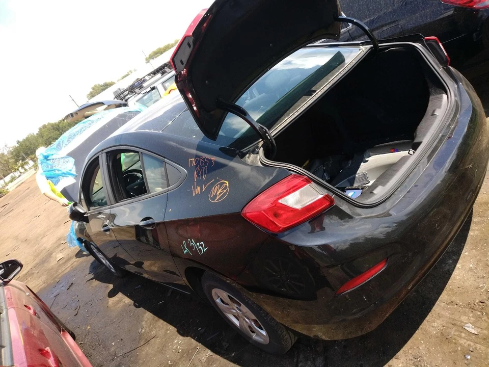 2018 Chevrolet Cruze Black Front Right Seat Belt OEM 19333477 19333478 Used Foto 4 de 4