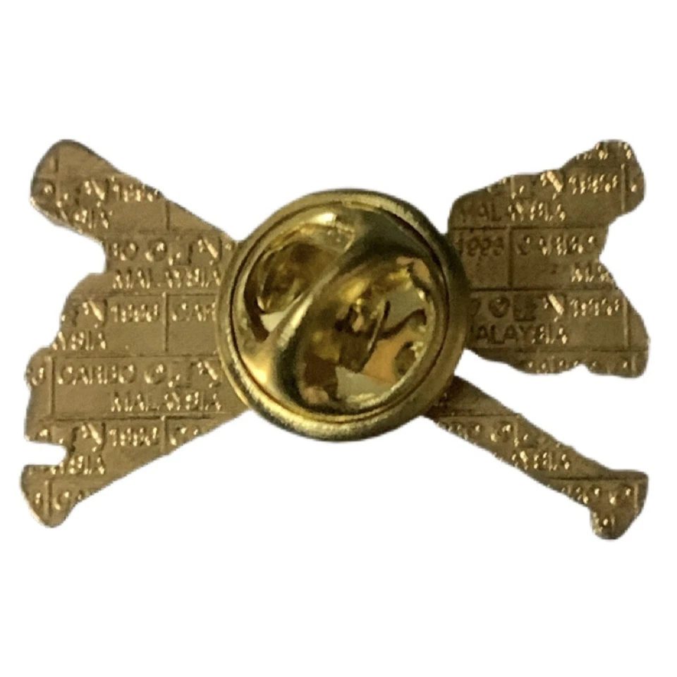 Vintage 1996 MLB Atlanta Braves Logo Crossed Bats Souvenir Pin - Image 2 of 2