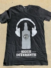 Jack Daniels Old No. 7 Whiskey Bottle & Headset / Sigue Di7efente T-shirt - S